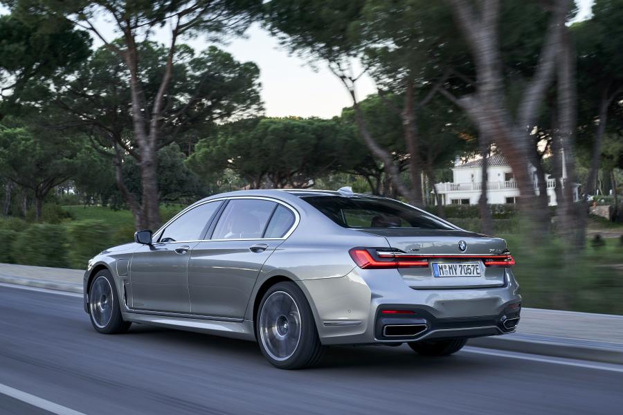  BMW 745Le xDrive M Sport (G12) 2019 года  (WW) (фото 31 из 103)